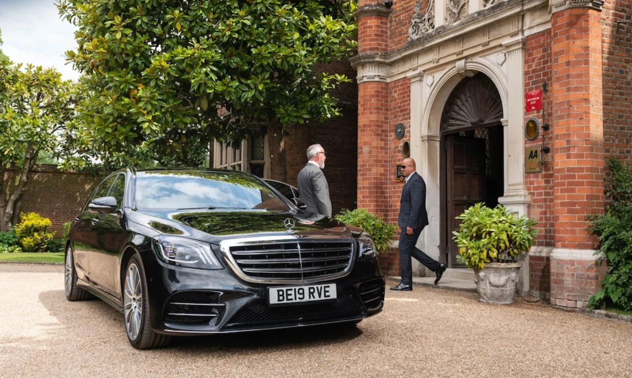 SNS Taxis Ltd Reliable Taxi & Airport Transfer Services/Chauffeur Bookings